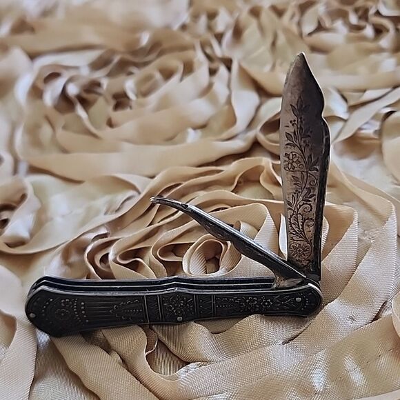 Victorian era Fruit & Nut Knife - Picture 2 of 10